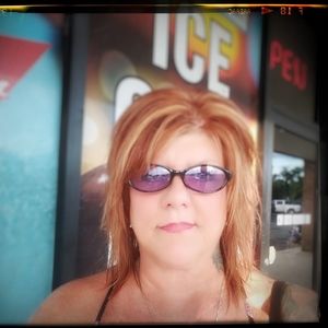 Meet your Posher, Janet